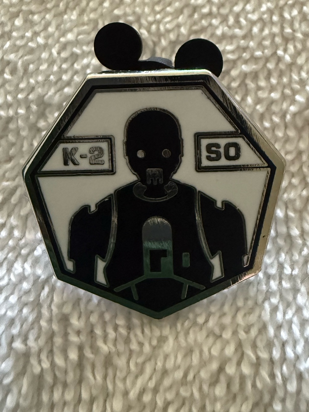 Disney Star Wars Galaxy’s Edge Droid Depot K-2SO Mystery Pin 2019
